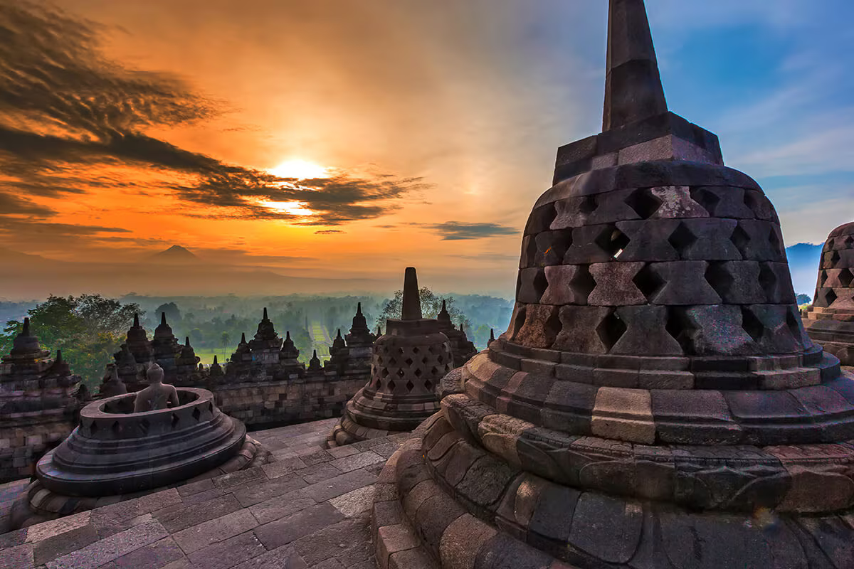 5 Destinasi Wisata Jogja yang Wajib Dikunjungi Bersama Golden Tour